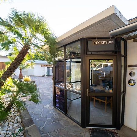 Hotel Pension Palmquell Klein Windhoek Екстер'єр фото